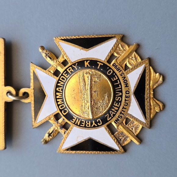 Cyrene Knights Templar Zanesville No 10 Medal Pin Badge Medallion - Picture 3 of 7